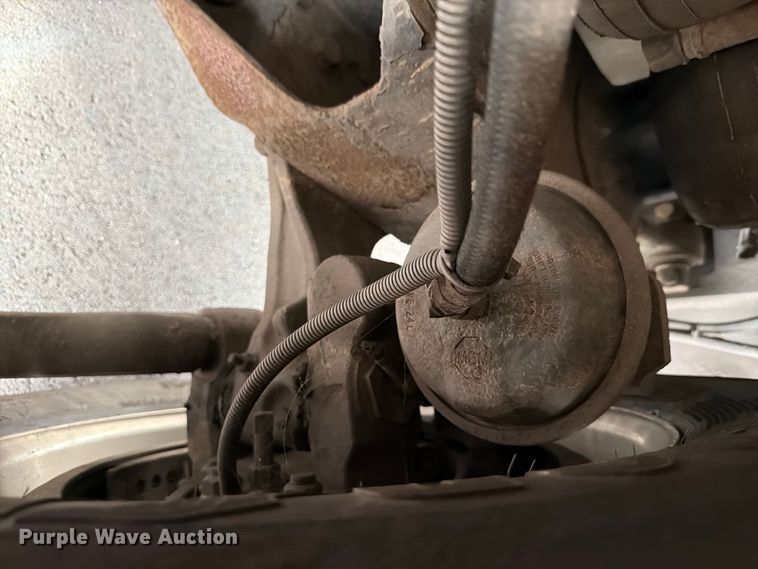 image for item FH6411 2011 Gillig G27B102N4 transit bus