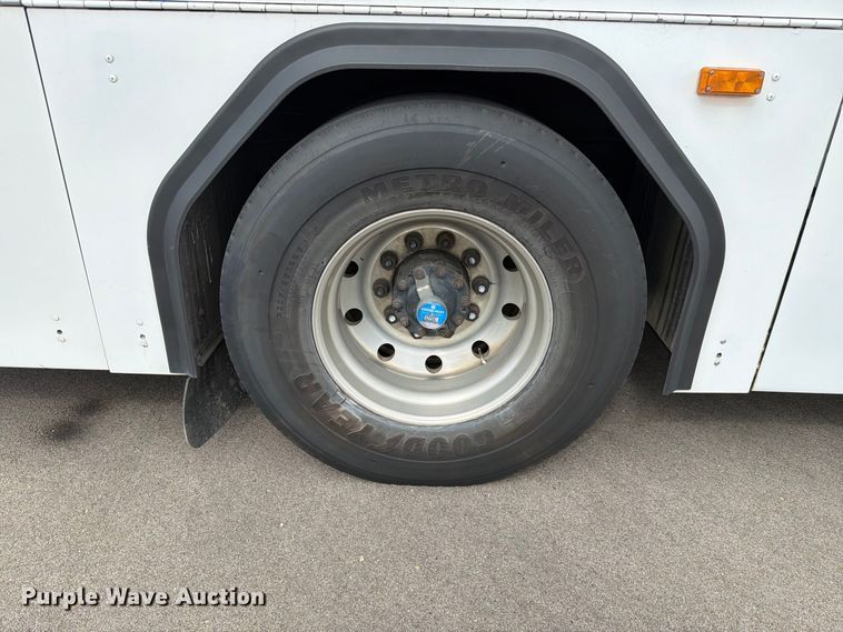 image for item FH6411 2011 Gillig G27B102N4 transit bus