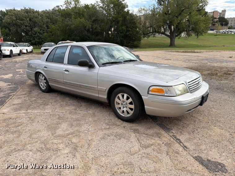 image for item FH6414 2006 Ford  Crown Victoria Police Interceptor 