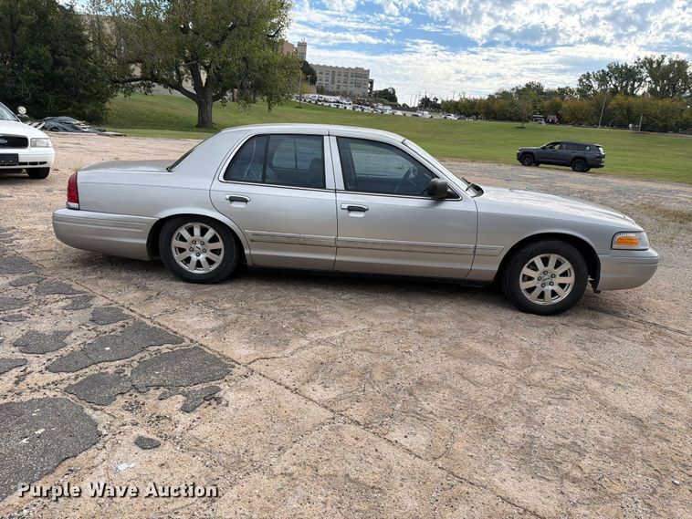 image for item FH6414 2006 Ford  Crown Victoria Police Interceptor 