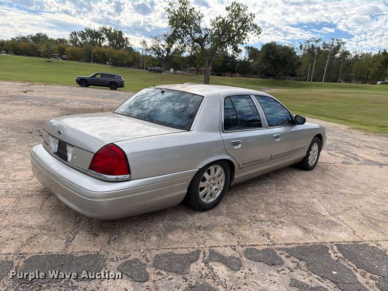 image for item FH6414 2006 Ford  Crown Victoria Police Interceptor 