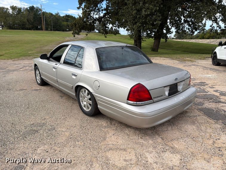 image for item FH6414 2006 Ford  Crown Victoria Police Interceptor 