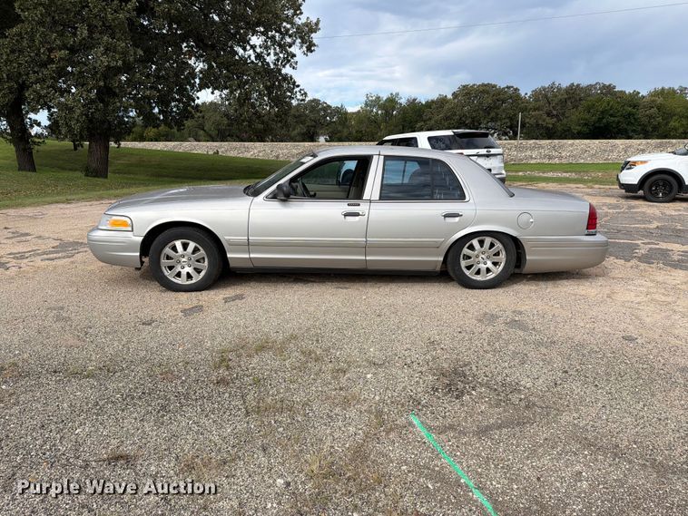 image for item FH6414 2006 Ford  Crown Victoria Police Interceptor 
