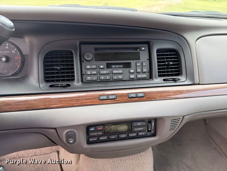 image for item FH6414 2006 Ford  Crown Victoria Police Interceptor 