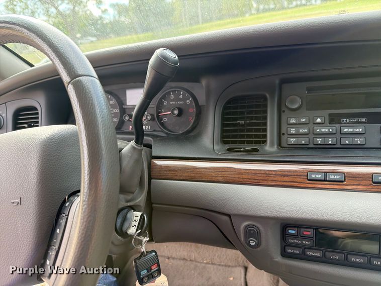 image for item FH6414 2006 Ford  Crown Victoria Police Interceptor 