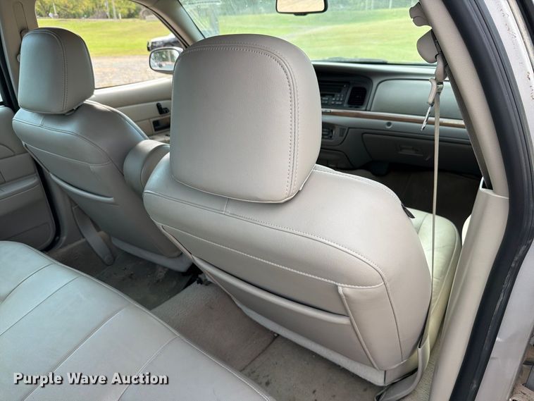 image for item FH6414 2006 Ford  Crown Victoria Police Interceptor 