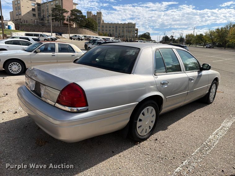 image for item FH6417 2007 Ford Crown Victoria Police Interceptor 