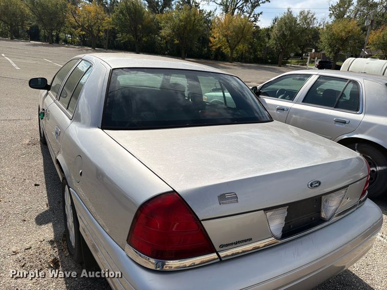 image for item FH6417 2007 Ford Crown Victoria Police Interceptor 
