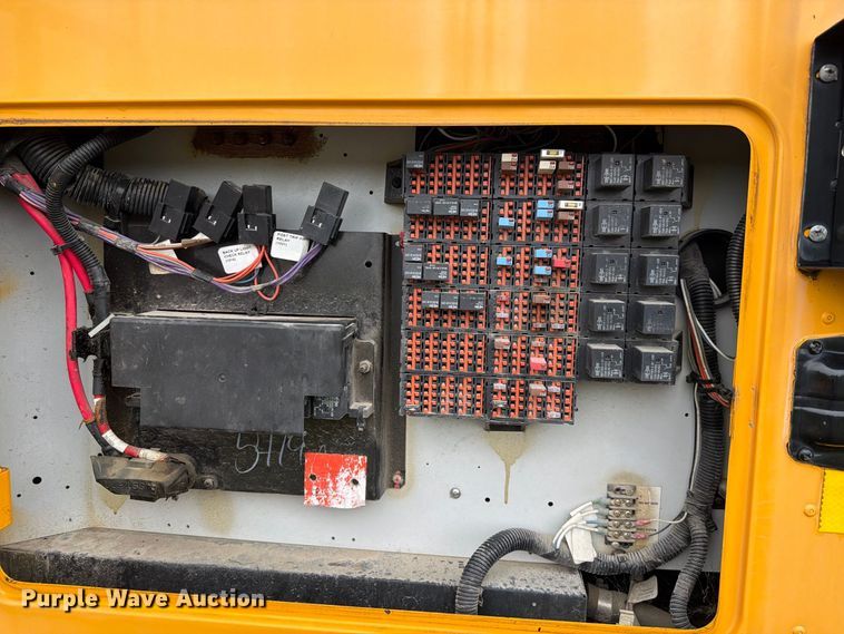 image for item FH6418 2015 IC Bus PB105 school bus