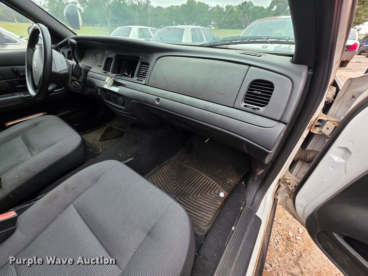 image for item FH6429 2008 Ford  Crown Victoria Police Interceptor 