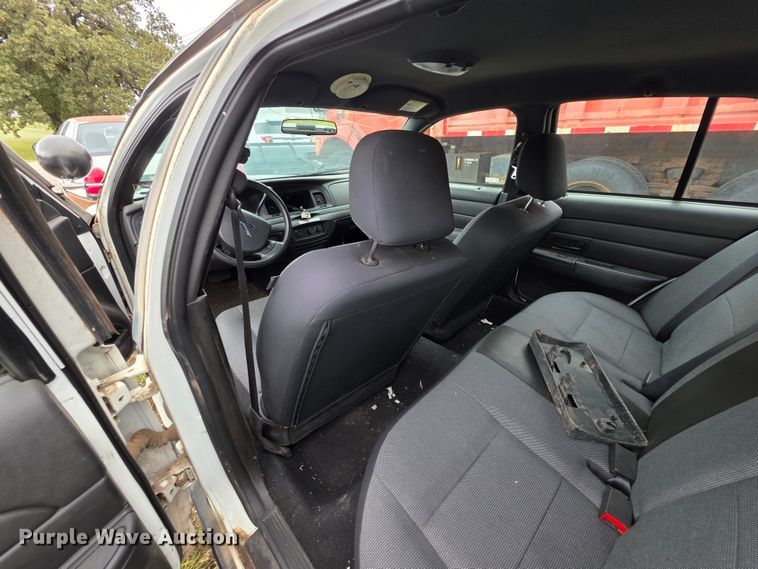 image for item FH6429 2008 Ford  Crown Victoria Police Interceptor 