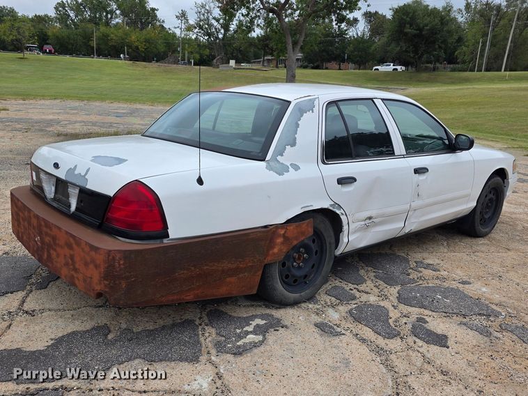 image for item FH6430 2005 Ford  Crown Victoria Police Interceptor 