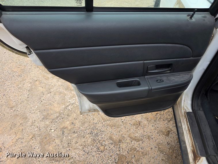 image for item FH6430 2005 Ford  Crown Victoria Police Interceptor 