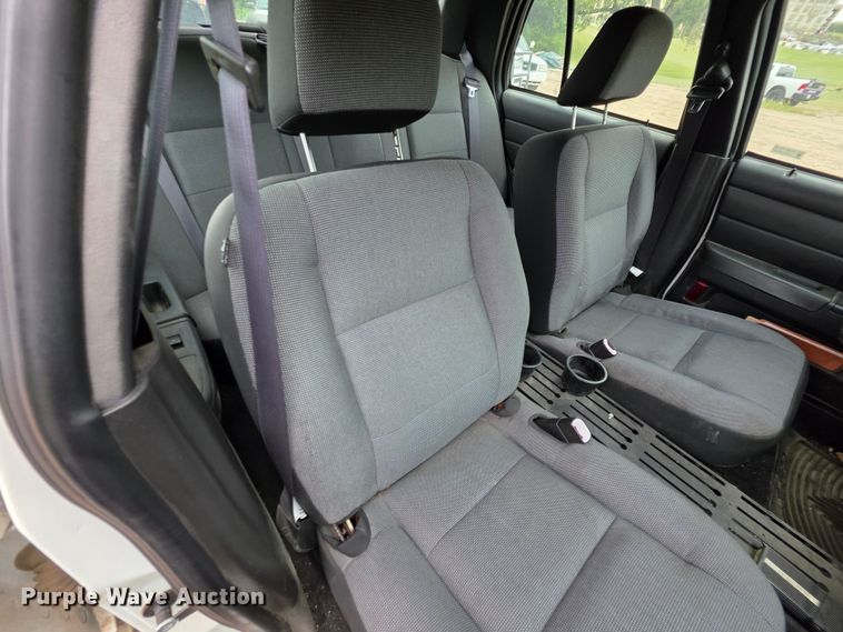 image for item FH6431 2009 Ford  Crown Victoria Police Interceptor 