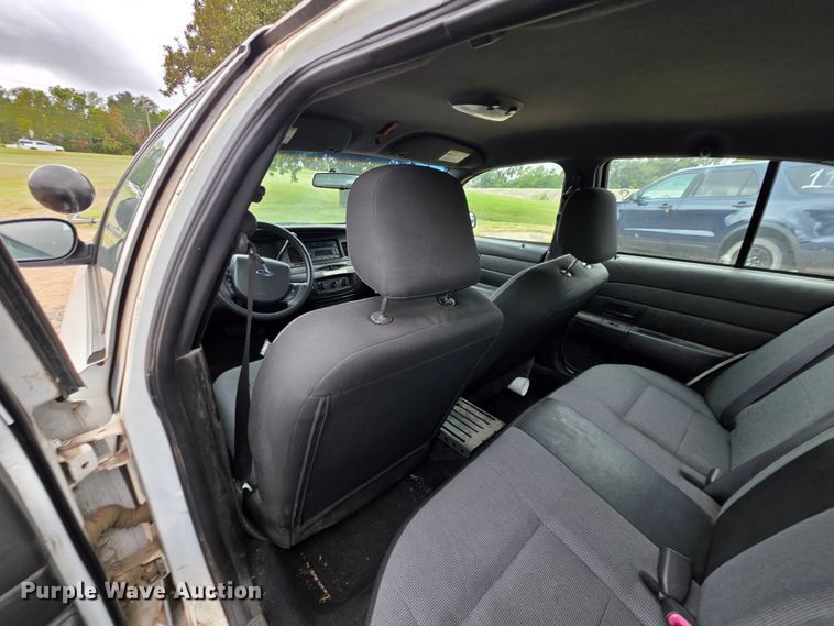 image for item FH6431 2009 Ford  Crown Victoria Police Interceptor 