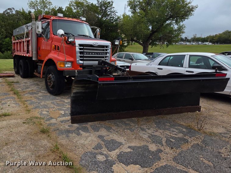 image for item FH6436 2001 Sterling  L-Line dump truck