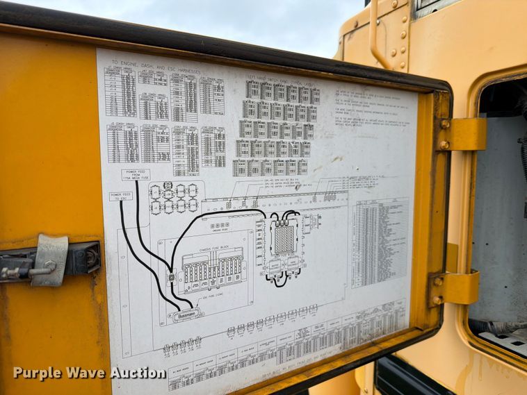 image for item FH6438 2010 IC Bus PB105 school bus