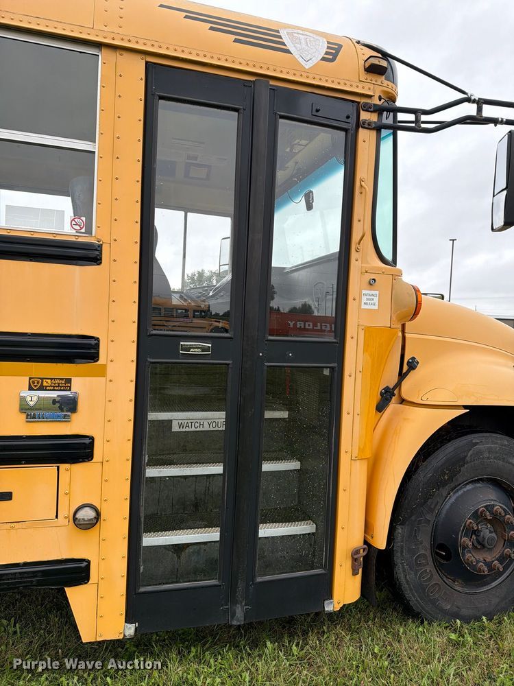 image for item FH6438 2010 IC Bus PB105 school bus
