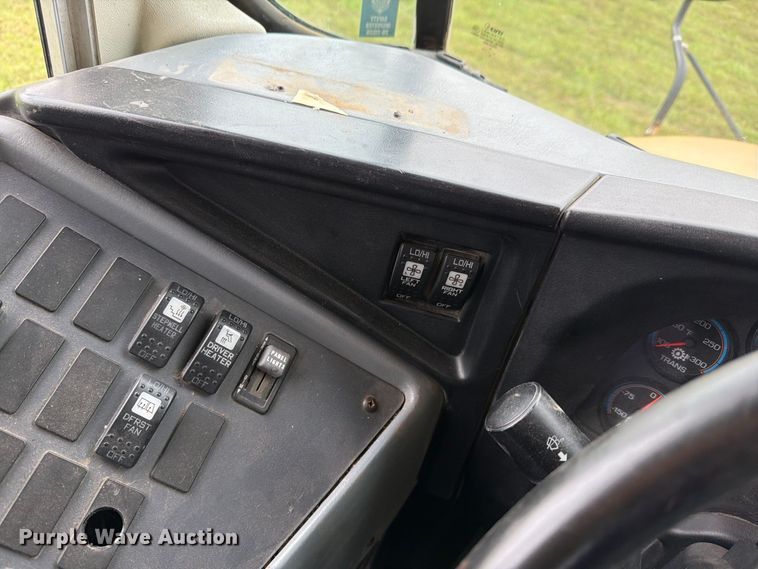 image for item FH6438 2010 IC Bus PB105 school bus