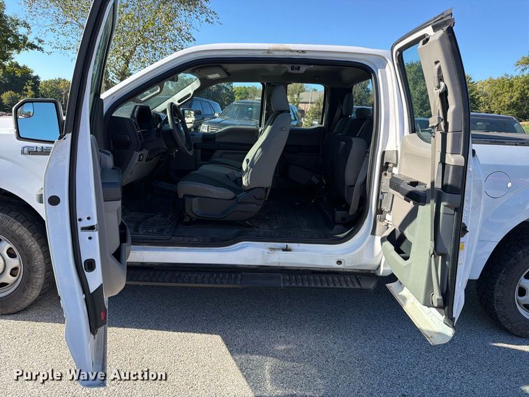 image for item FH6457 2016 Ford F150 XL Ext. Cab pickup truck