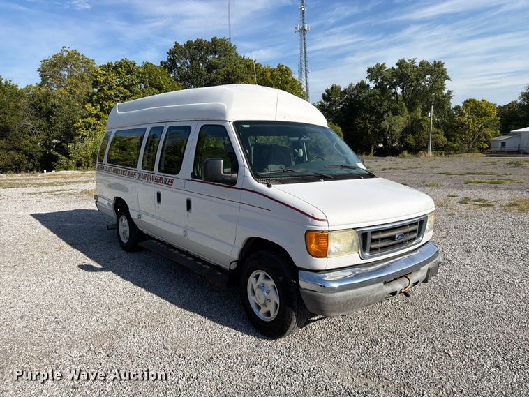 image for item FI1017 2007 Ford E350 handicap accessible van