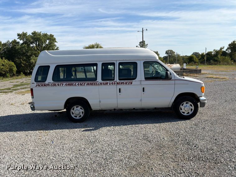image for item FI1017 2007 Ford E350 handicap accessible van