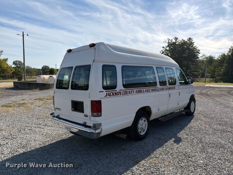image for item FI1017 2007 Ford E350 handicap accessible van