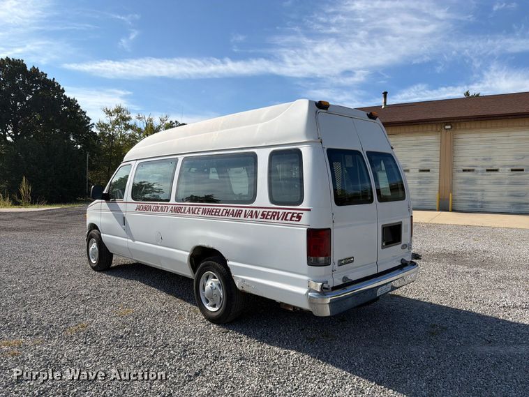 image for item FI1017 2007 Ford E350 handicap accessible van