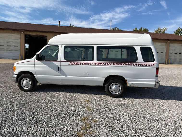 image for item FI1017 2007 Ford E350 handicap accessible van