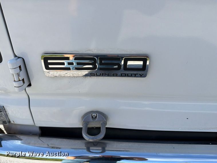 image for item FI1017 2007 Ford E350 handicap accessible van