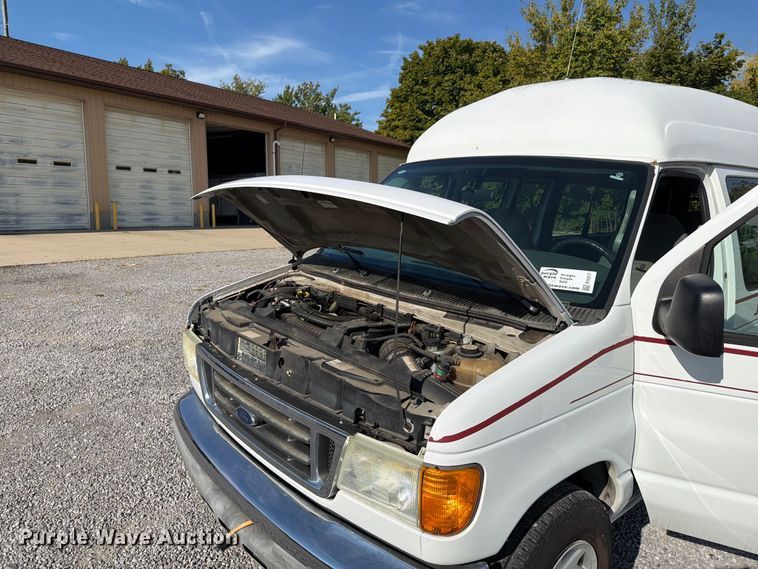 image for item FI1017 2007 Ford E350 handicap accessible van