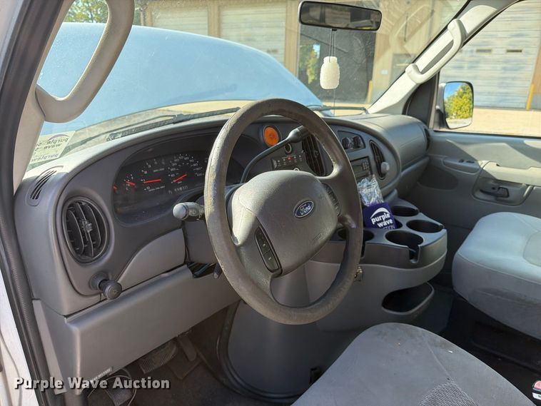 image for item FI1017 2007 Ford E350 handicap accessible van