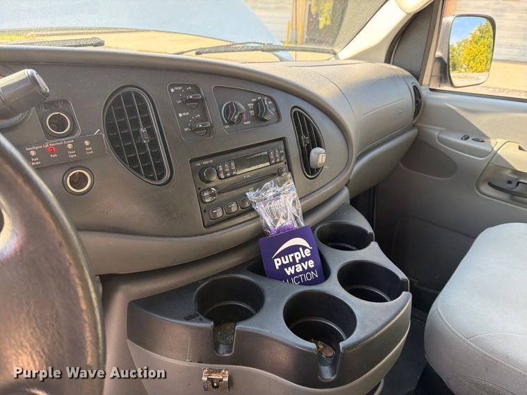 image for item FI1017 2007 Ford E350 handicap accessible van