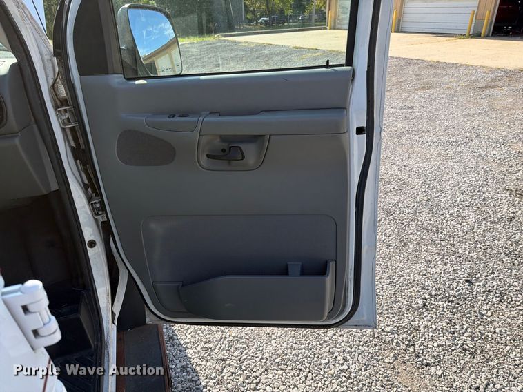 image for item FI1017 2007 Ford E350 handicap accessible van
