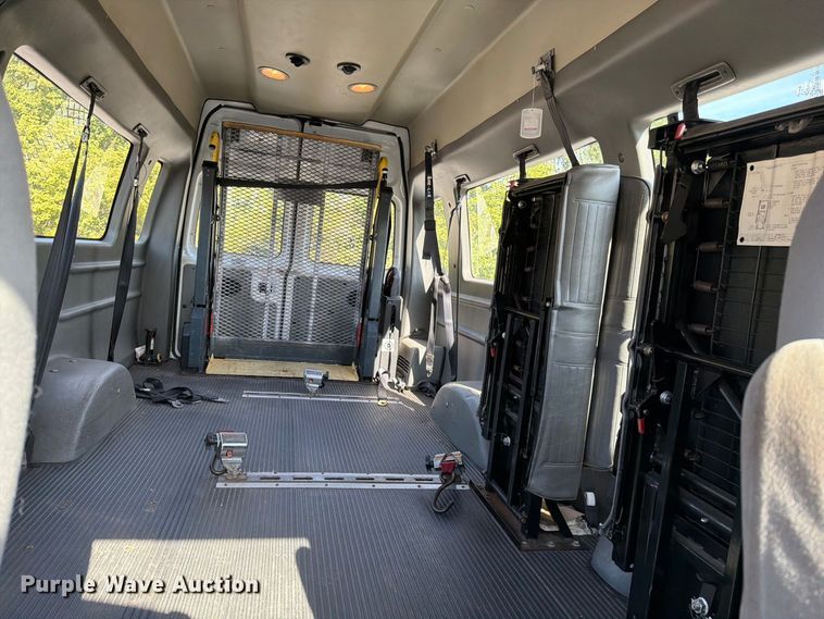 image for item FI1017 2007 Ford E350 handicap accessible van