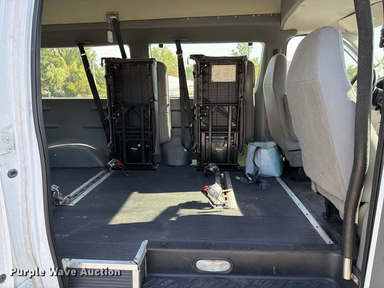 image for item FI1017 2007 Ford E350 handicap accessible van