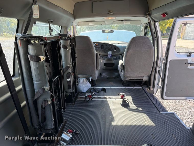 image for item FI1017 2007 Ford E350 handicap accessible van