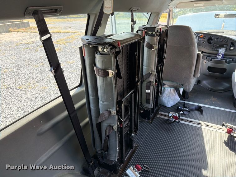 image for item FI1017 2007 Ford E350 handicap accessible van
