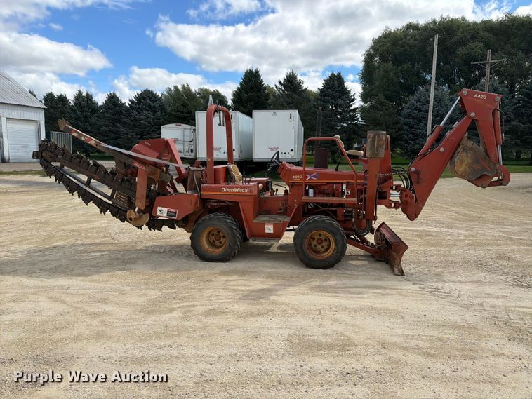 image for item FJ0532 1989 Ditch Witch 5010DD vibratory cable plow