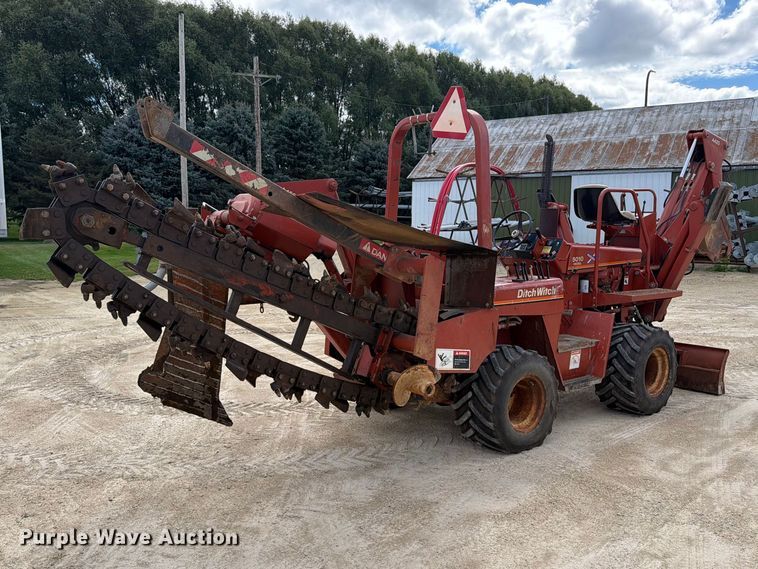 image for item FJ0532 1989 Ditch Witch 5010DD vibratory cable plow