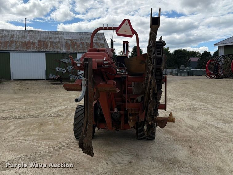 image for item FJ0532 1989 Ditch Witch 5010DD vibratory cable plow