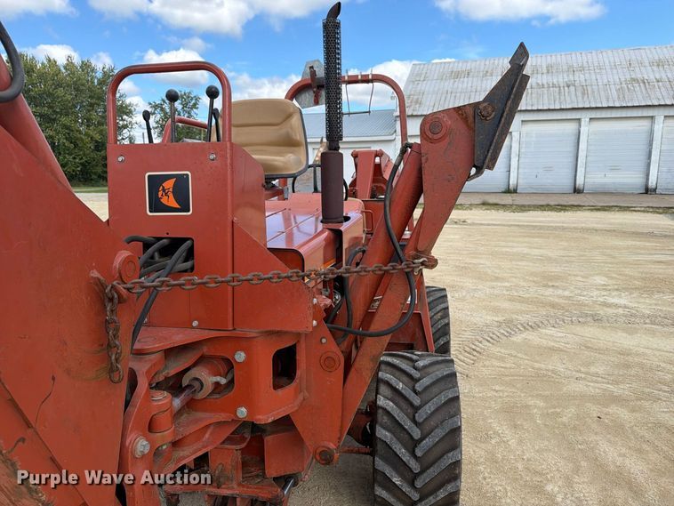 image for item FJ0532 1989 Ditch Witch 5010DD vibratory cable plow