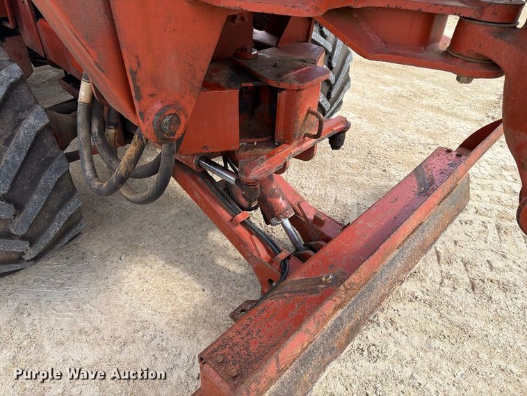 image for item FJ0532 1989 Ditch Witch 5010DD vibratory cable plow