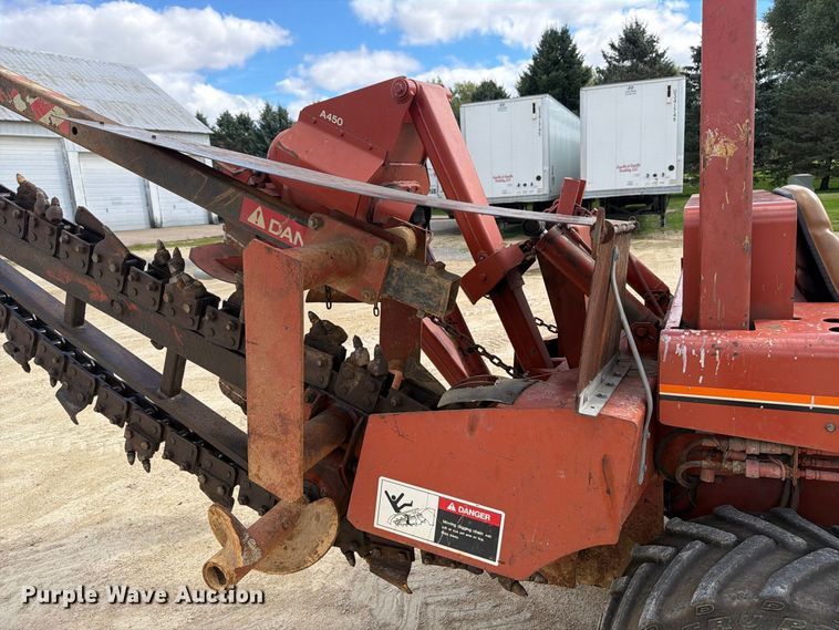 image for item FJ0532 1989 Ditch Witch 5010DD vibratory cable plow