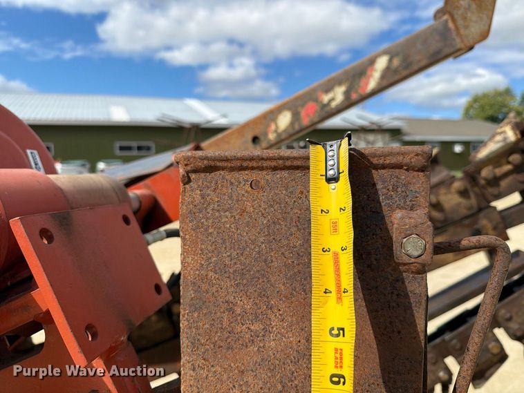image for item FJ0532 1989 Ditch Witch 5010DD vibratory cable plow