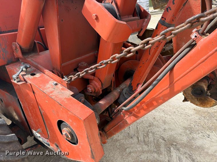 image for item FJ0532 1989 Ditch Witch 5010DD vibratory cable plow