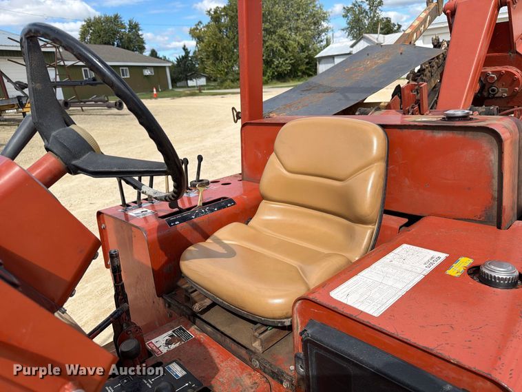 image for item FJ0532 1989 Ditch Witch 5010DD vibratory cable plow