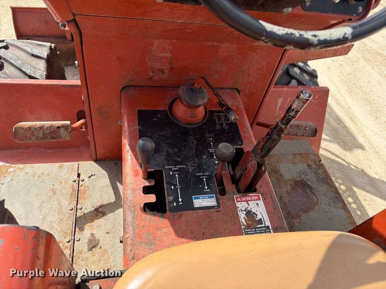 image for item FJ0532 1989 Ditch Witch 5010DD vibratory cable plow
