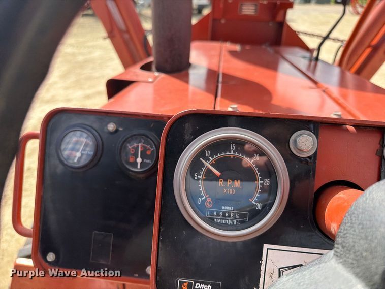 image for item FJ0532 1989 Ditch Witch 5010DD vibratory cable plow