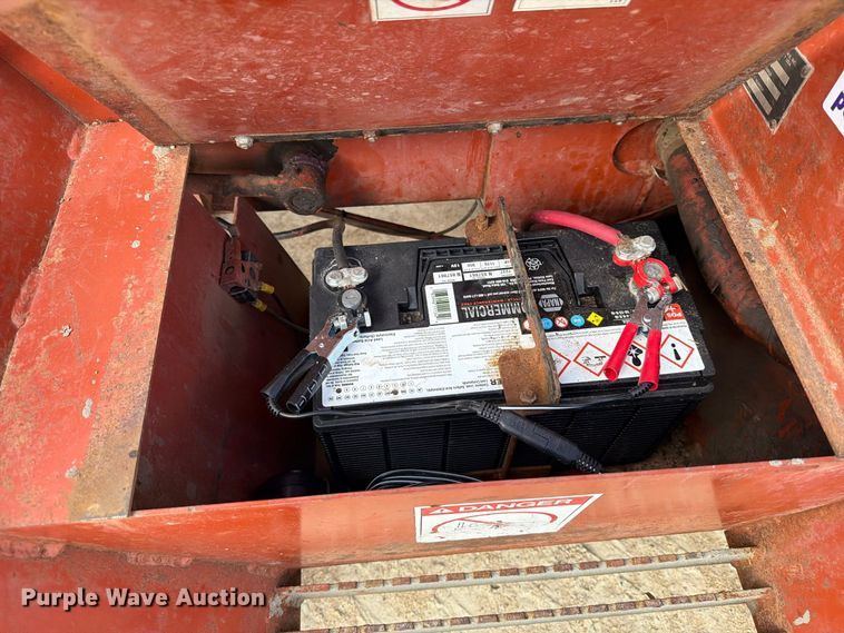 image for item FJ0532 1989 Ditch Witch 5010DD vibratory cable plow